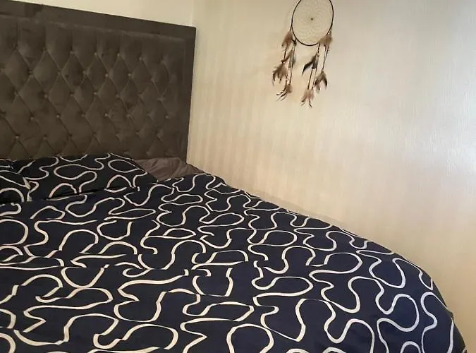 Queenswood Drive * Leeds (West Yorkshire)