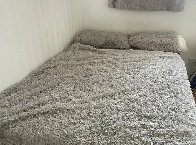 Queenswood Drive * Leeds