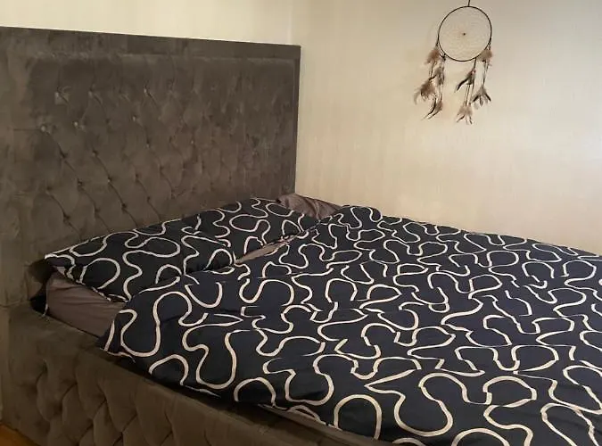 Lodge Queenswood Drive