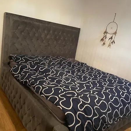 Queenswood Drive Jaktstuga *